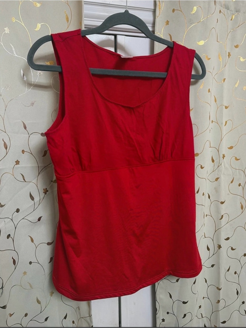 Sleeveless Red Scoop-Neck Tank Top